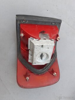 Audi 80 levé zadní světlo - 2