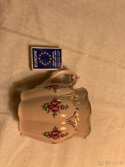 hrneček z růžového porcelánu - 2
