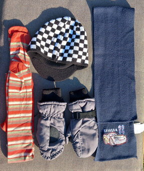 klučičí zimní doplňky - vel. 5/6 let - 4 ks - 2