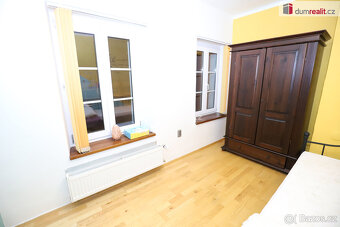 Krásný moderní byt 3+1 v centru Chebu s geniem loci v ulici  - 2