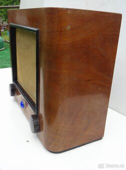 Reproduktor v dřevěné skřínce , atd .. - 2
