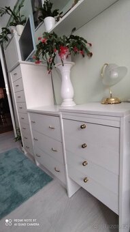 Čtyři bílé zásuvkové komody - 2