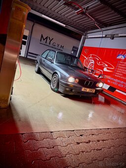 BMW e30 coupe 328i delphingrau - 2