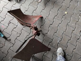 Na náhradní díly - 2