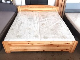 Masivní manželská postel borovice - 2