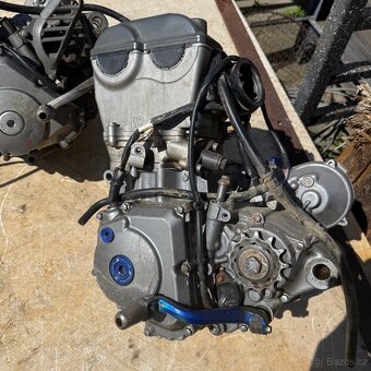 Suzuki Rmz 450 náhradní díly z motoru - 2