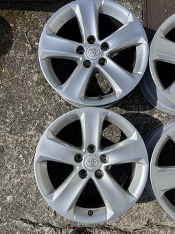 alu kola Toyota RAV4 R17 ET45 rozteč 5x114.3 - 2