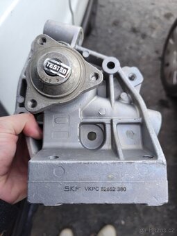 Peugeot Boxer 2.8HDi vodní pumpa - 2