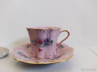 Růžový porcelán - hrneček s talířkem - 2