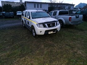 Nissan Navara D40 140kw automat - 2