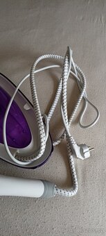 Prodám parní žehličku na oblečení Philips - 2