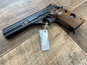 Pistole Beretta 76 - 2