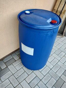 Plastový sud. - 2