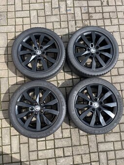 ORIGINÁL Alu Škoda CRYSTAL R17, 5x112 - TOP STAV, LETNÍ - 2