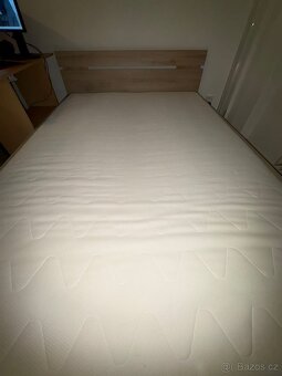 Postel 140×200 cm s roštem a matrací - 2