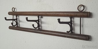 Starý nástěnný věšák - 2