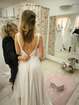 BOHO svatební šaty 36-38 se závojem a vlečkou - 2