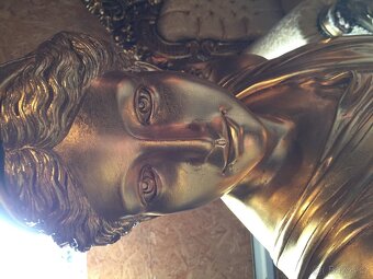 Busta řecké bohyně - 2