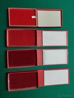 Prodám 4 krabičky na vyznamenání či medaile - 2