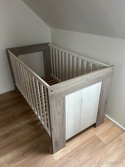 Detska postylka a prebalovaci pult - 2