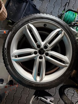 Alu sada kol Audi R20 se zimními pneu 255/40/20 - 2