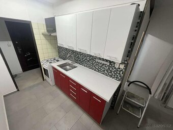 Kuchyňská linka vysoký lesk - 2