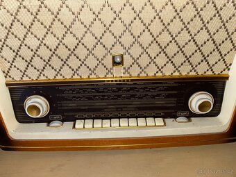 Rádio s gramofonem rok cca 1960 - 2