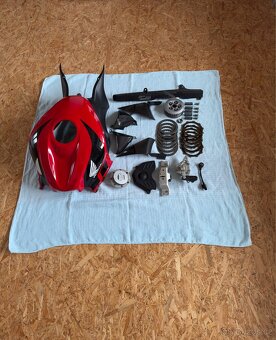 Honda CBR 600 RR (PC40) - díly - 2
