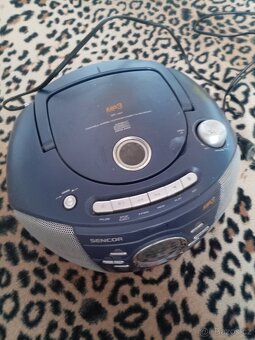 Prodáme rádio plus na kazety a CD plně funkční - 2