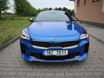 Kia Stinger 3.3 TGDI V6 272 kW 4WD GT-Line r.5/2018 Původ ČR - 2