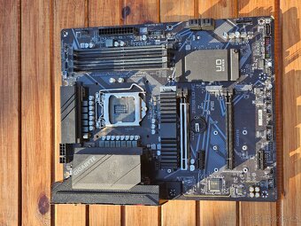 GIGABYTE Z590 UD - nefunkční. - 2