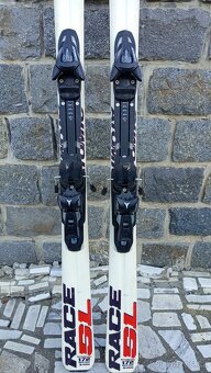 Prodám carvingovém lyže Atomic Race Sl, délka 172cm - 2