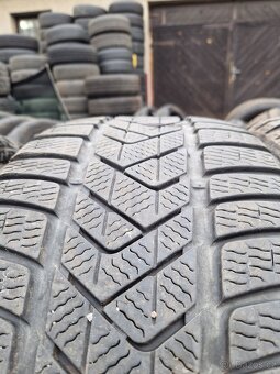 235 40 r 19 Dunlop zimni - 2