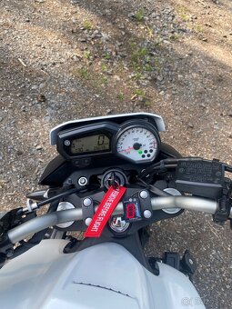 Yamaha fz8 - 2
