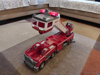Spin Master PAW PATROL VELKÝ HASIČSKÝ VŮZ S EFEKTY - 2