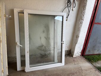 Plastová okna s rámem a parapety - 2