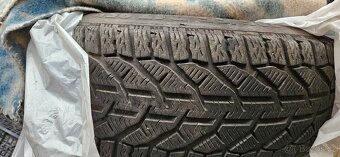 Prodám 4ks Zimních pneumatik Michelin Kormoran 205/55 R17 - 2