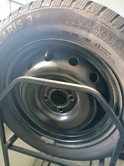 ZIMNÍ PNEU 185/65 R15 + černé disky ° pro NISSAN MICRA - 2