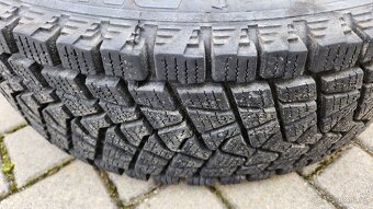 Prodám zimní kola 215/65 - 16 - 2