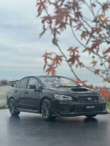 SUBARU zberatelsky model v mierke 1:18. - 2