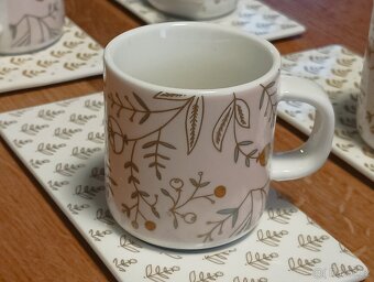 SADA DESIGNOVÝCH HRNKŮ NA KÁVU AMADEUS FRANCIE - 2