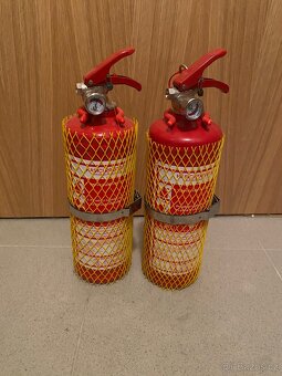 2x ruční hasicí přístroj - 2