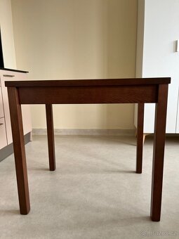 Jídelní stůl TON - 2