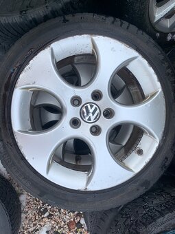 ZIMNÍ SADA ALU KOLA GOLF GTI 5x112 R17 - 2