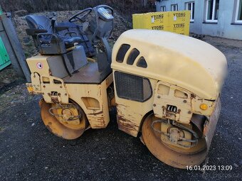 Vibrační válec Stavostroj STA VH250, motor Deutz olejem chla - 2