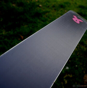 Málo jeté carvingové lyže 160 cm K2 USA, bezvadný stav. - 2