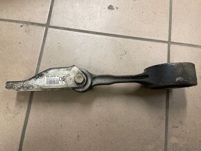 Držák motoru 6q0199851aj - 2