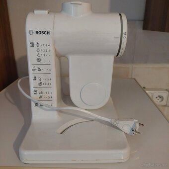 Kuchyňský robot Bosch MUM 4427 - 2