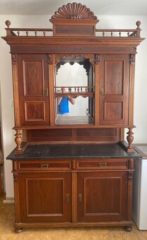 Starožitný nábytek - 2