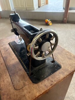 Šicí stroj Zetina - funkční - 2